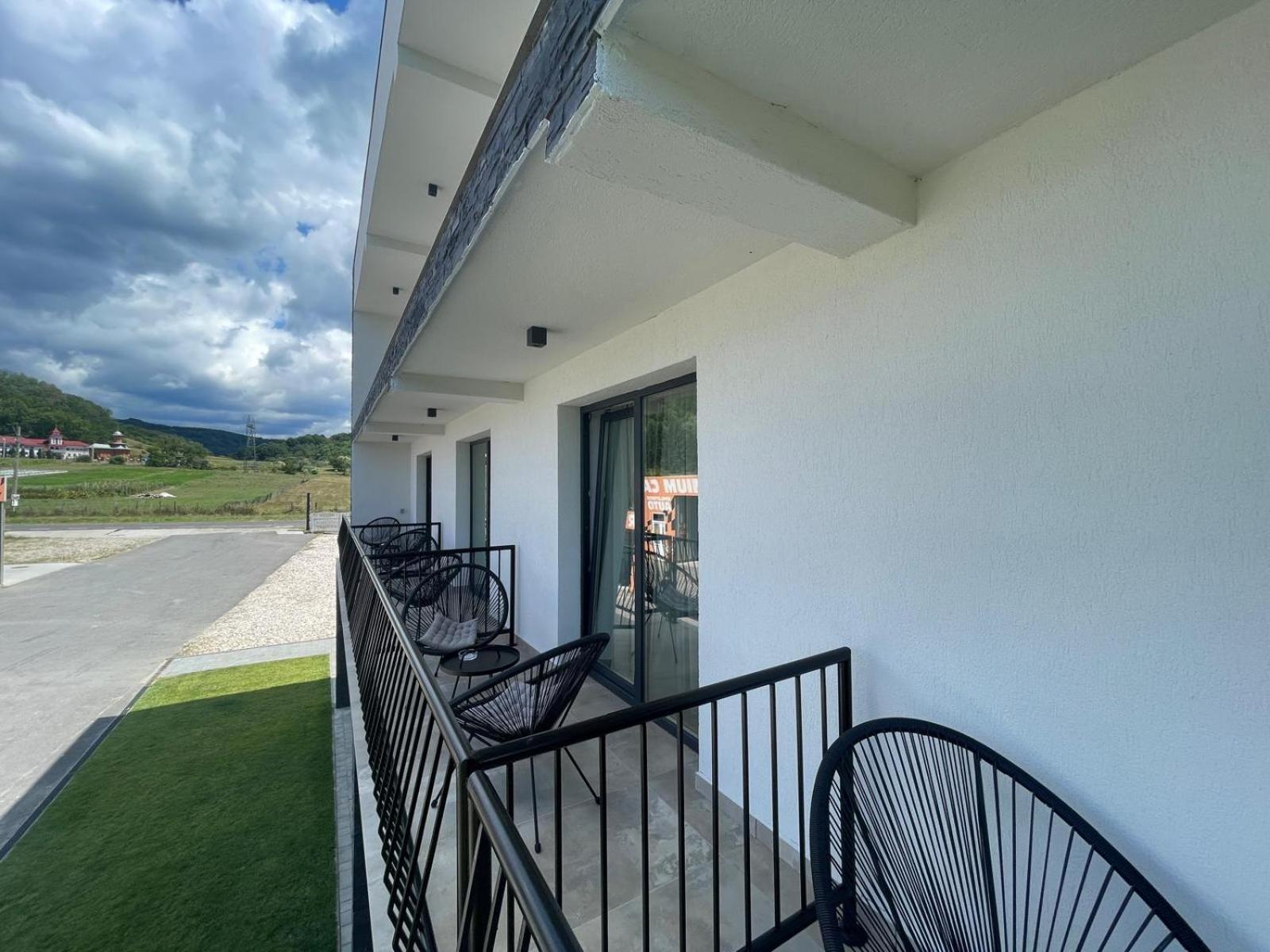 Cataleya House Hotel Oesti-Paminteni Exterior photo